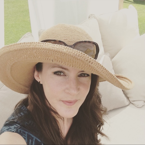 Meet your Posher, Heather - Picture 2 of 4